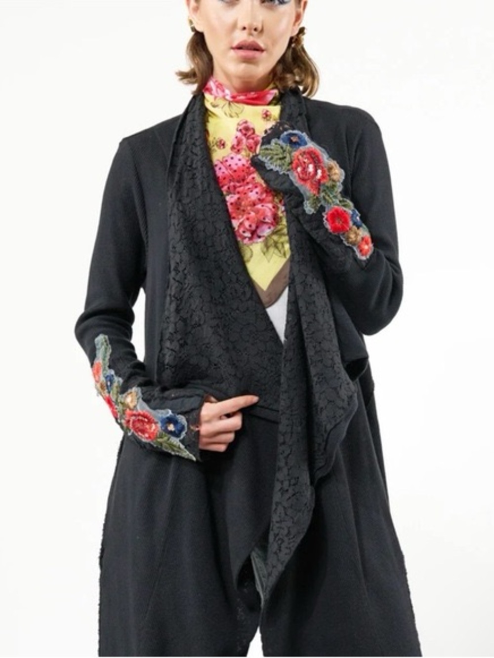 Aratta Traveling Shawl-Black | Thermal Wrap Cozy Travel Wear MSRP $198 - Picture 6 of 9